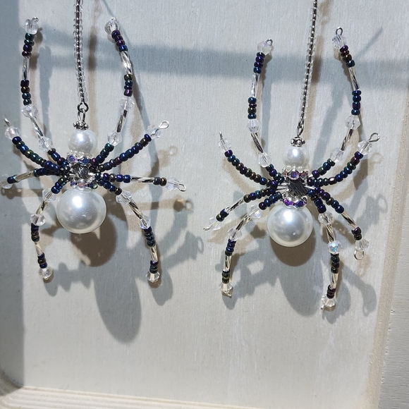 Hand Crafted Jewelry - Silver and Black Spider Earrings